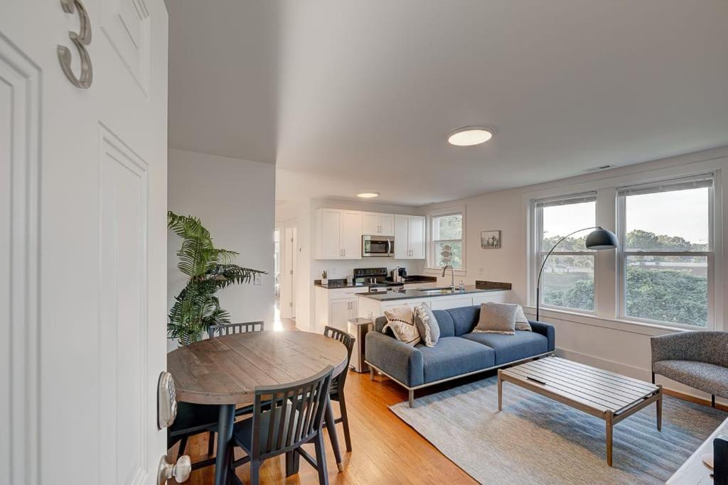 Greatly Located And Elegant 1Br With Parking Apartment Durham Exterior photo