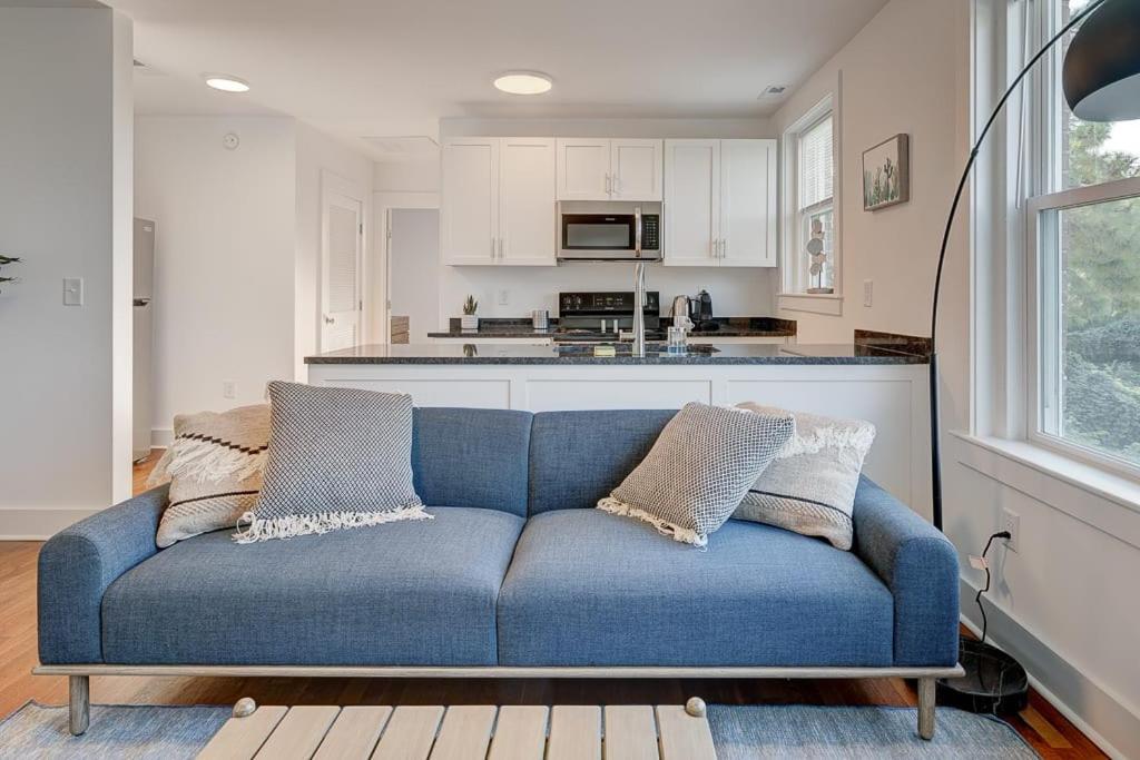Greatly Located And Elegant 1Br With Parking Apartment Durham Exterior photo