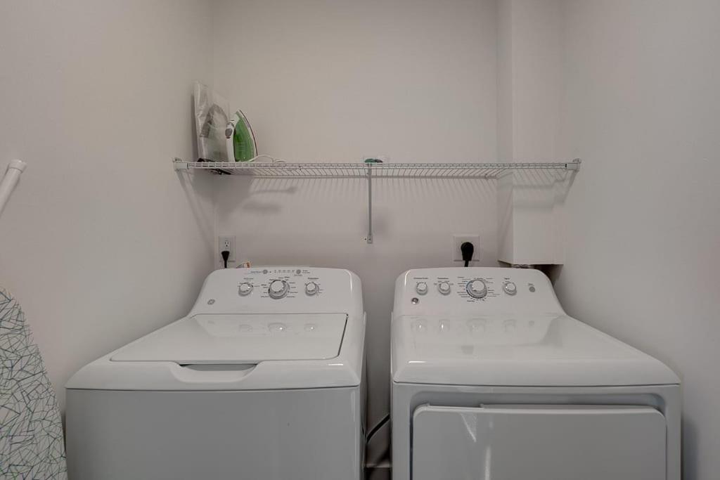 Greatly Located And Elegant 1Br With Parking Apartment Durham Exterior photo